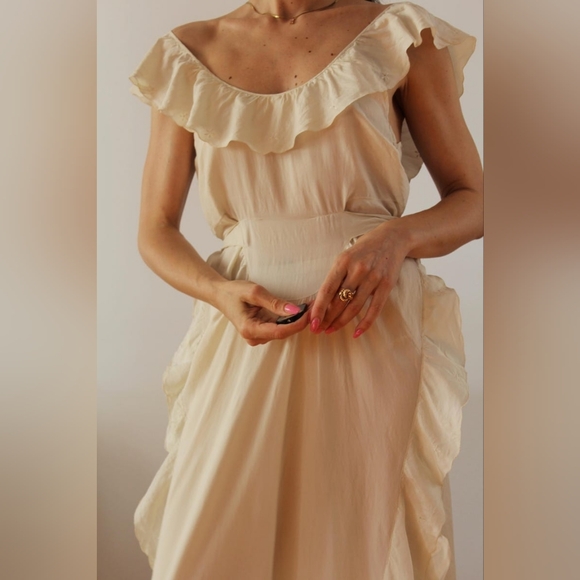 Antique Vintage silk cream ruffled slip dress with floral embroidery 1930s - Picture 9 of 10